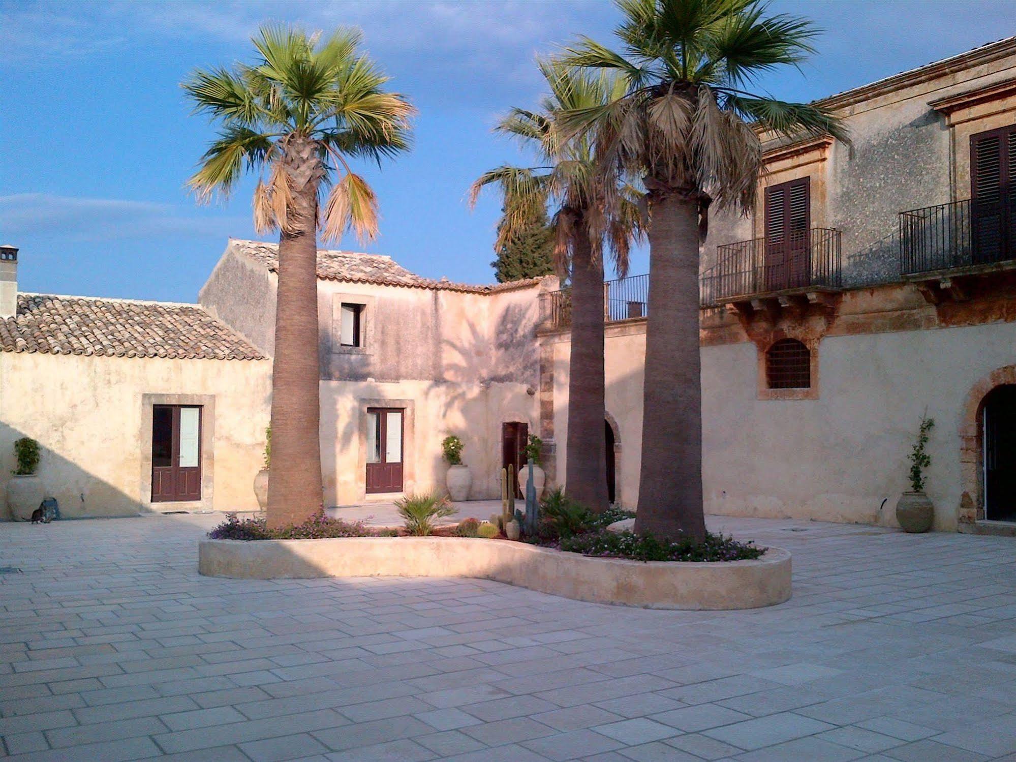 Hotel Borgo del Carato Solarino Exterior foto